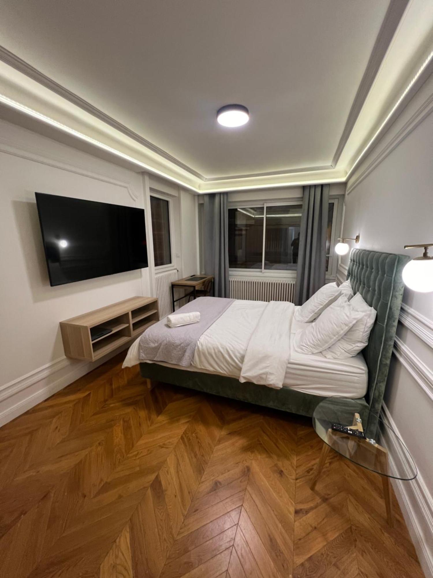 Private Apartments - Champs-Elysees Paris Bagian luar foto